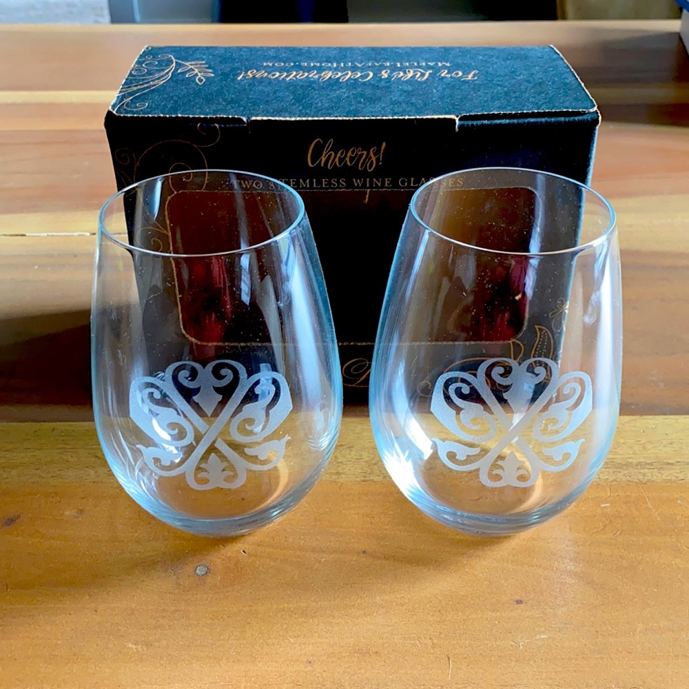 Set of 2 Stemless Wineglasses - Maple Leaf at Home